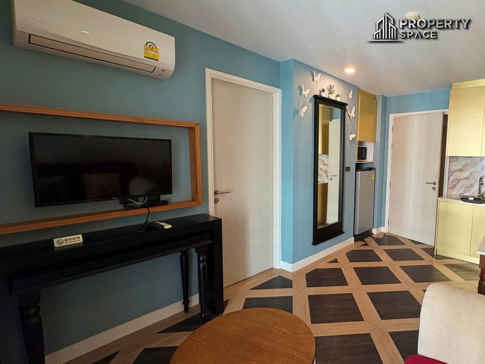 Spanish Resort-Style 1 Bedroom Condo with Pool View at Espana Resort Pattaya Image 4