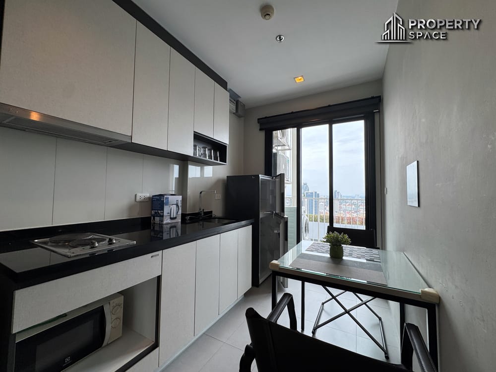 High-Floor Sea View 1 Bedroom Condo at The Base Central Pattaya For Rent Image 5