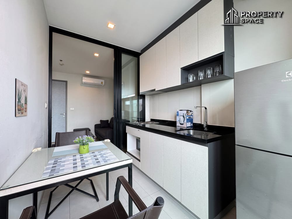 High-Floor Sea View 1 Bedroom Condo at The Base Central Pattaya For Rent Image 6