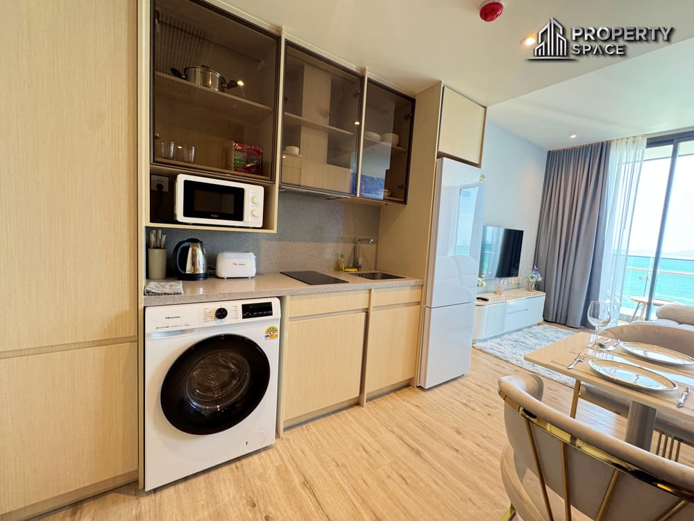 Luxury Beachfront 1 Bedroom Condo at Arom Wongamat For Sale Image 4