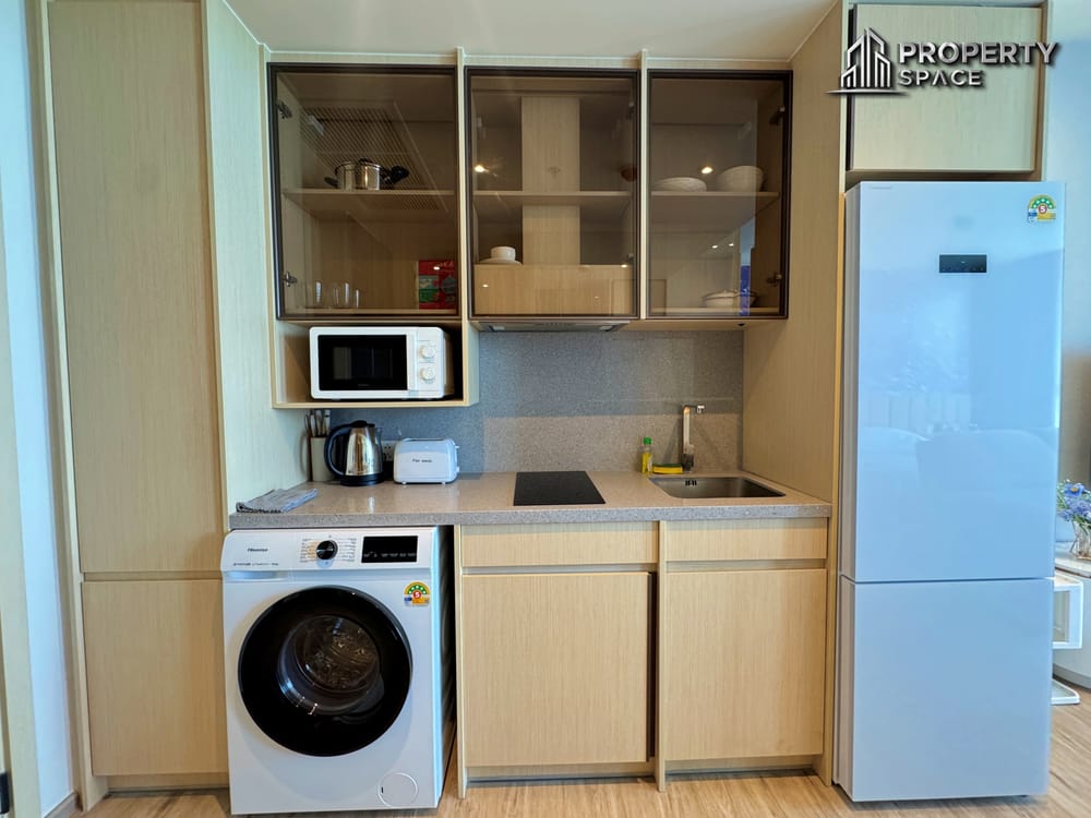 Luxury Beachfront 1 Bedroom Condo at Arom Wongamat For Sale Image 5