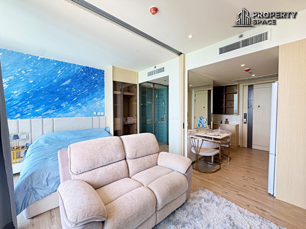 Luxury Beachfront 1 Bedroom Condo at Arom Wongamat For Sale Image 6
