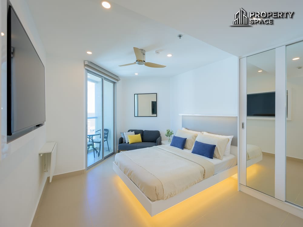 Luxury Sea View Studio at Sands Condominium For Sale Image 4