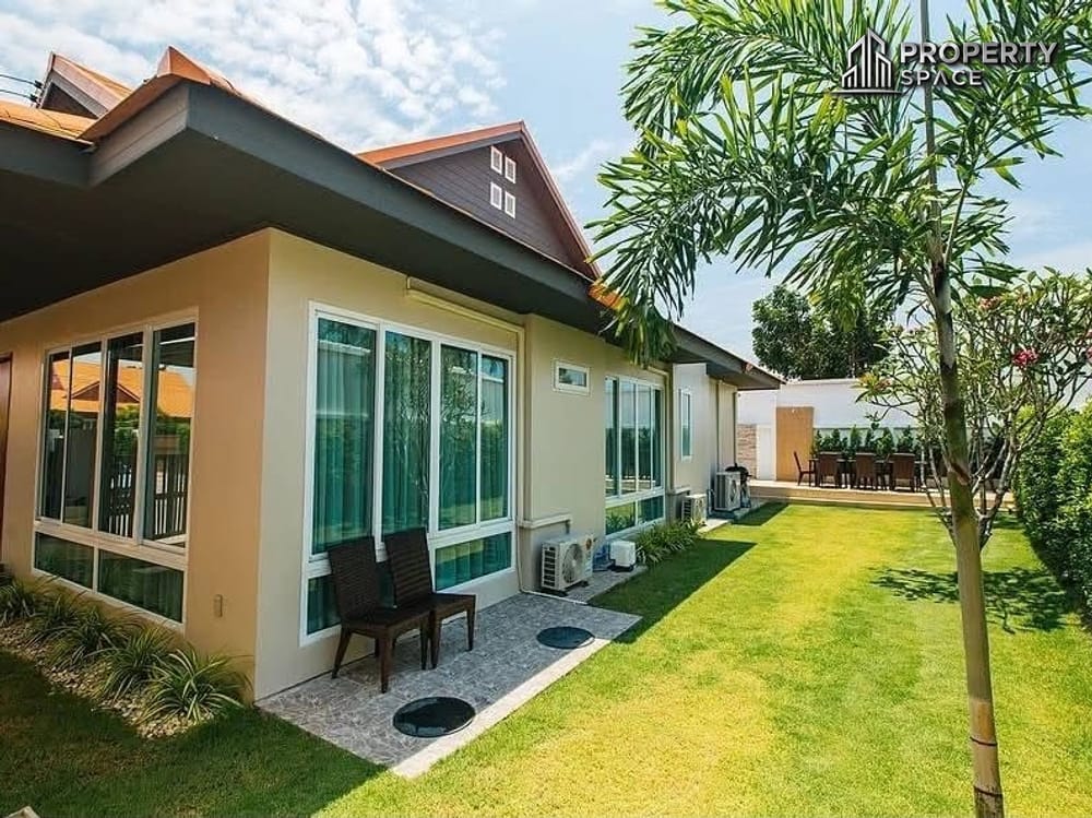 6-Bedroom Pool Villa with Private Pool & Garden Near Jomtien Beach For Rent Image 4