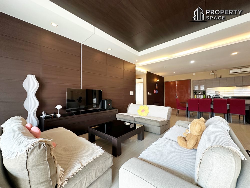 6-Bedroom Pool Villa with Private Pool & Garden Near Jomtien Beach For Rent Image 6