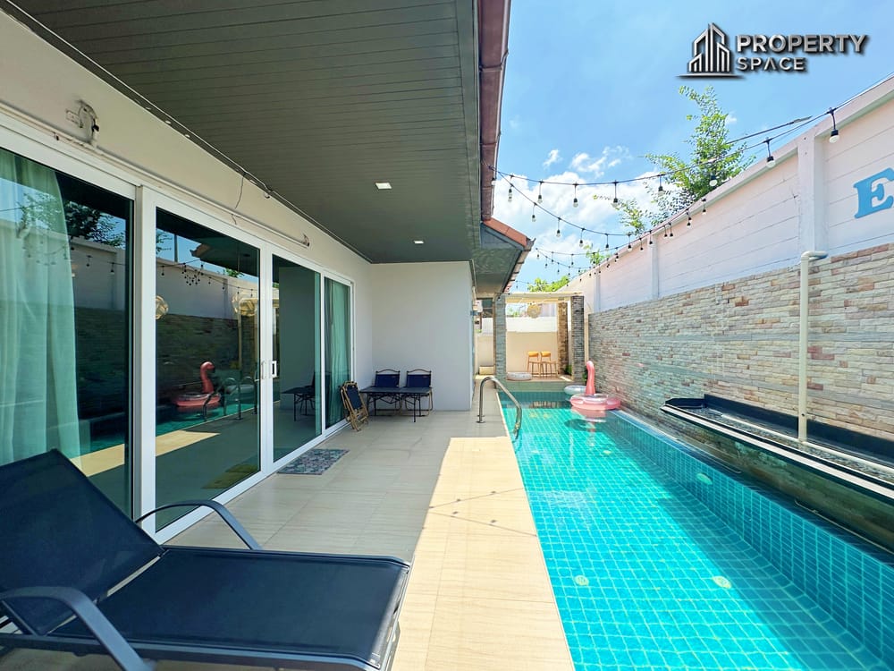6-Bedroom Pool Villa with Private Pool & Garden Near Jomtien Beach For Rent Image 1
