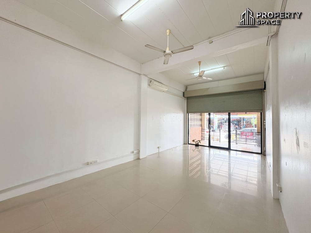 spacious-3-storey-commercial-building-with-extended-rooftop-space-in-east-pattaya-for-rent-ps2524 6