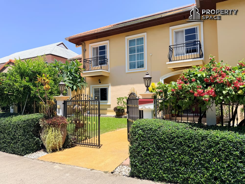 Luxury 4 Bedroom Pool Villa with Guest House in El Grande East Pattaya For Sale Image 4