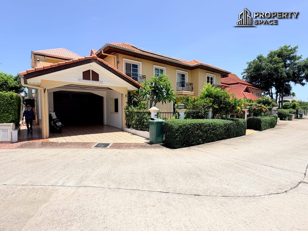 Luxury 4 Bedroom Pool Villa with Guest House in El Grande East Pattaya For Sale Image 5