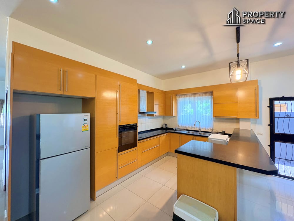 spacious-3-bedroom-family-home-near-jomtien-beach-for-rent-ps2528 6