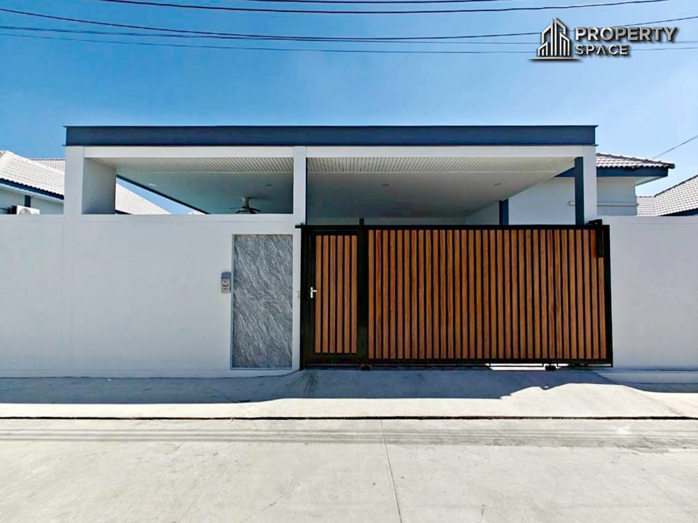 Pet-Friendly Modern 4 Bedroom Pool Villa in East Pattaya For Rent Image 3