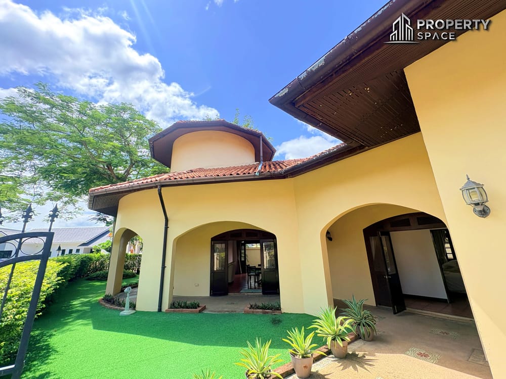 Mediterranean-Style 3 Bedroom Pool Villa in Soi Siam Country Club for Sale Image 4