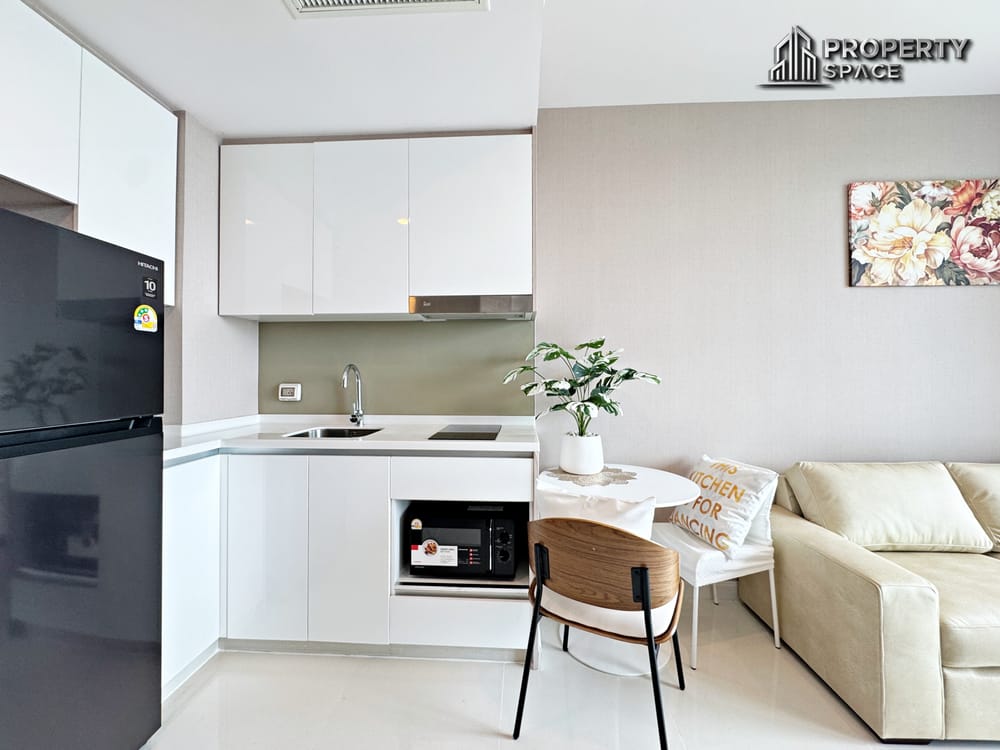 Sea View 1 Bedroom Corner unit at The Riviera Wongamat for Sale Image 5