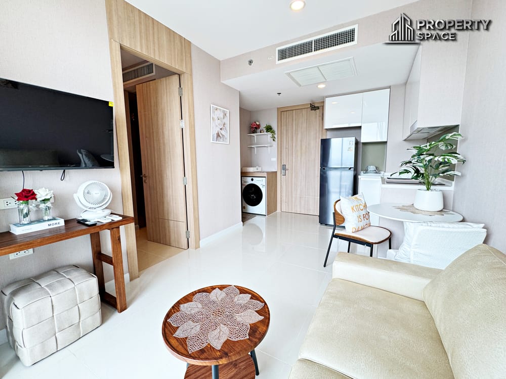 Sea View 1 Bedroom Corner unit at The Riviera Wongamat for Sale Image 4