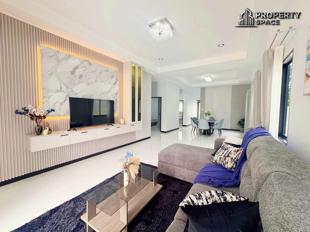 Modern 3 Bedroom Home with Private Pool in Huai Yai Pattaya For Sale Image 6