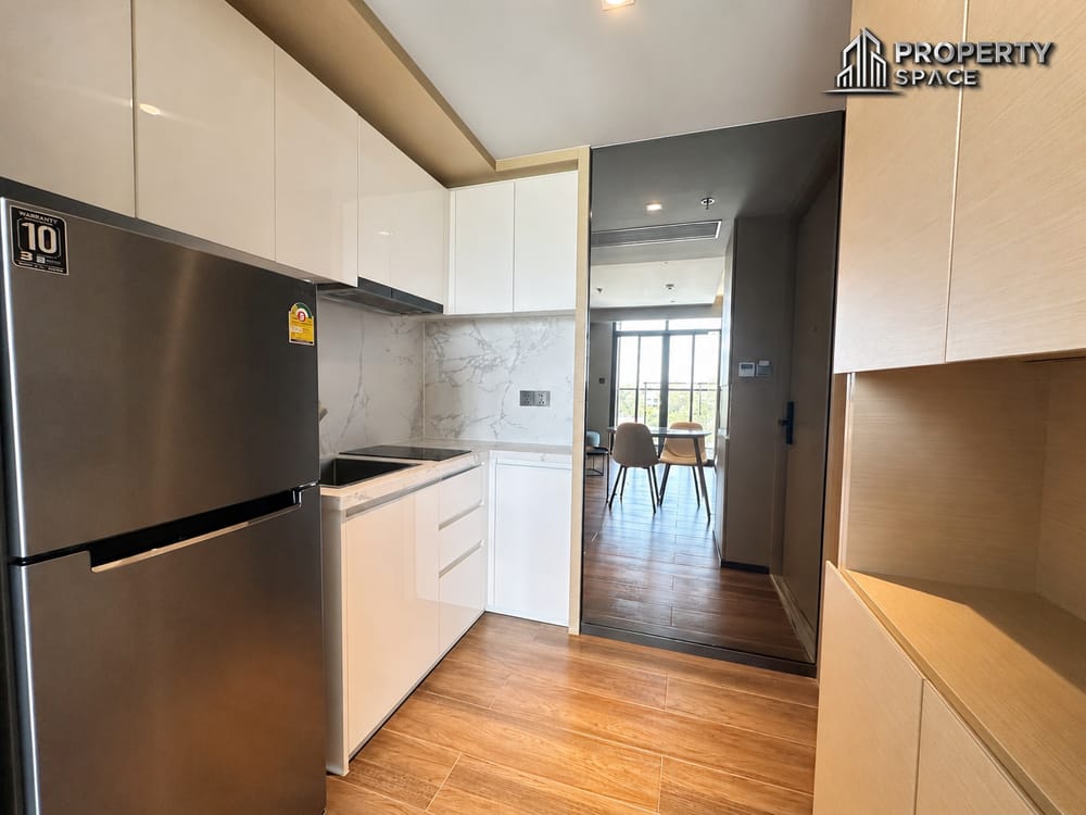 2 Bedroom High-Floor Sea View Condo in Beverly Mountain Bay For Rent Image 5