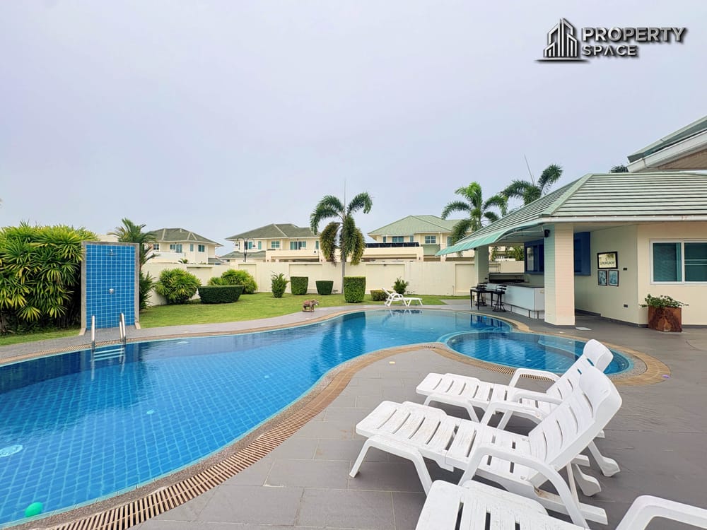 Luxury 5 Bedroom Pool Villa at Greenfield Villas 4 Saltwater Pool, Large Garden & Guest House Image 3