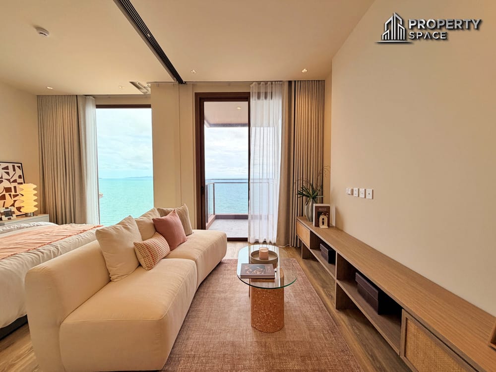 Luxury Direct Sea View 1 Bedroom Condo at Arom Jomtien | High Floor Beachfront Residence Image 3