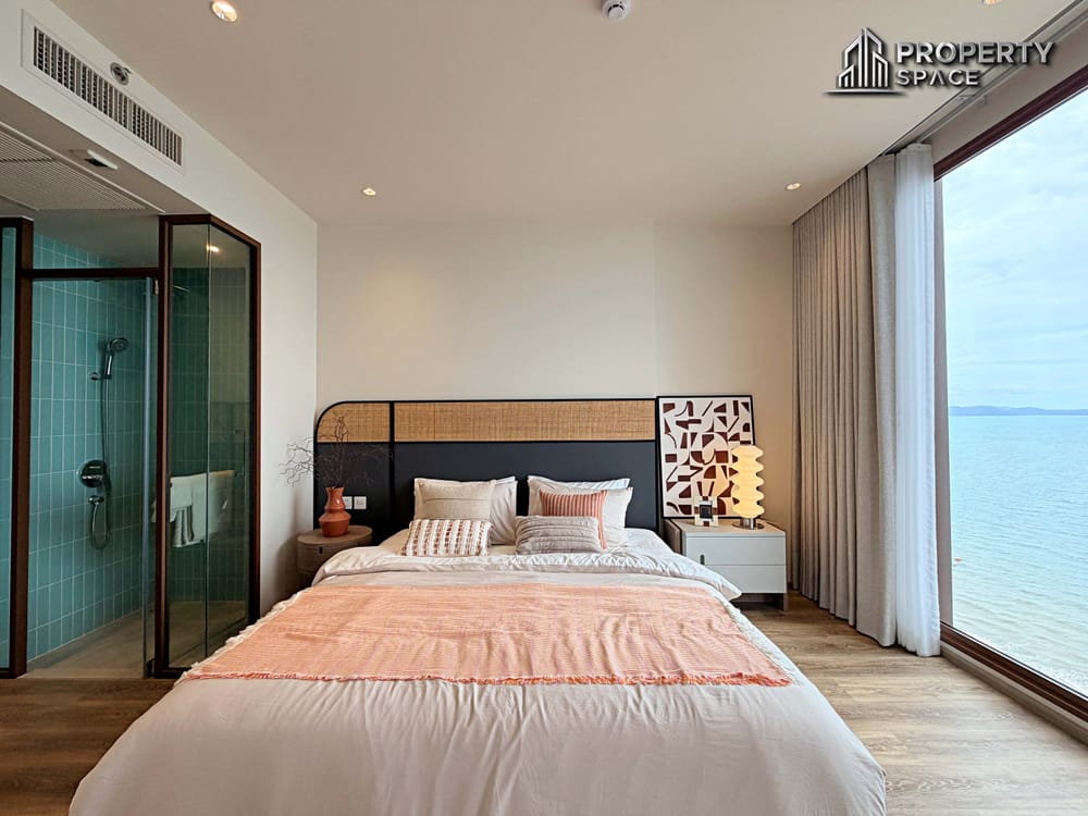 Luxury Direct Sea View 1 Bedroom Condo at Arom Jomtien | High Floor Beachfront Residence Image 5