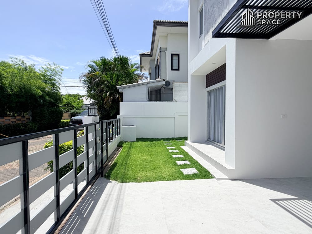 3 Bedroom Modern House For Sale in Patta Village Soi Siam Country Club Pattaya Image 4