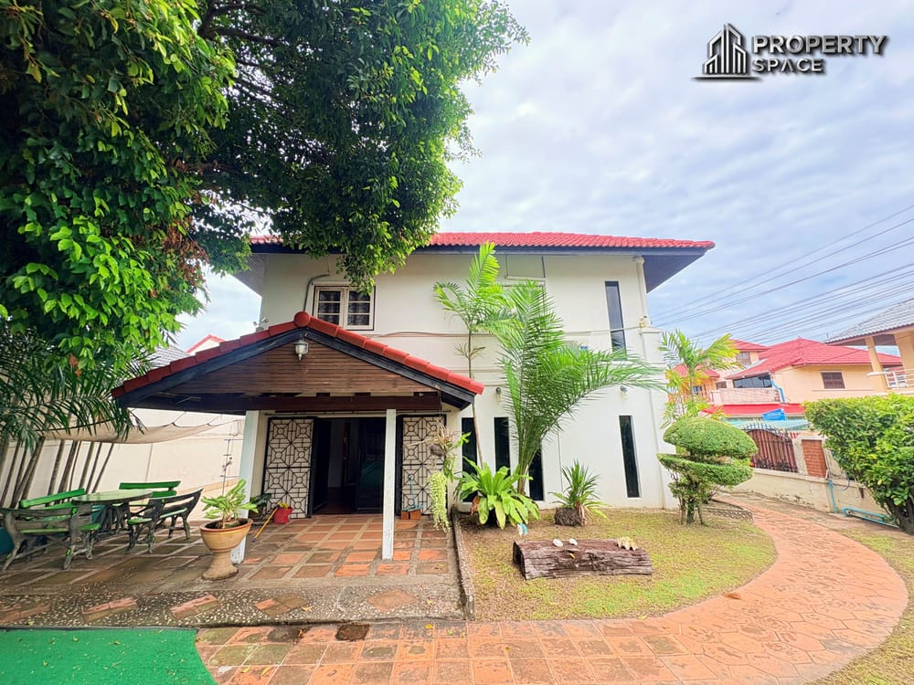 Ibiza-Style 3 Bedroom Pool Villa in Soi Siam Country Club Pattaya Large Garden, Pool Service Included & Pet Friendly Image 4