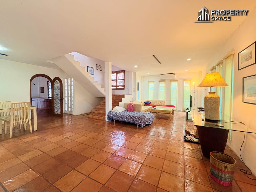 Ibiza-Style 3 Bedroom Pool Villa in Soi Siam Country Club Pattaya Large Garden, Pool Service Included & Pet Friendly Image 6