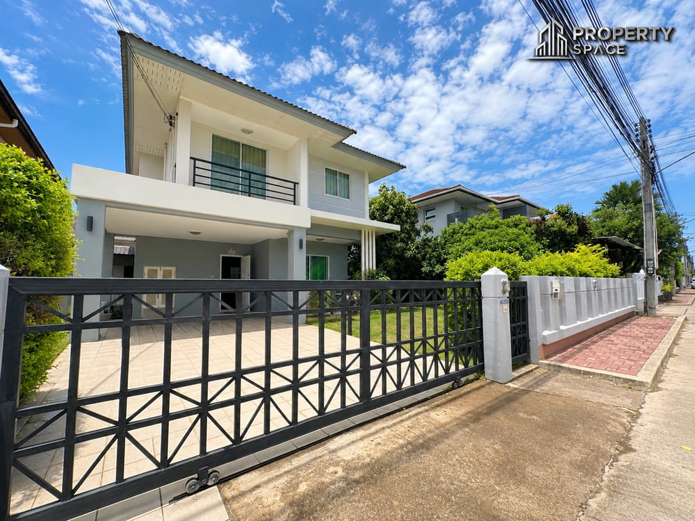 Spacious 3 Bedroom House with Private Garden in East Pattaya For Rent Image 3