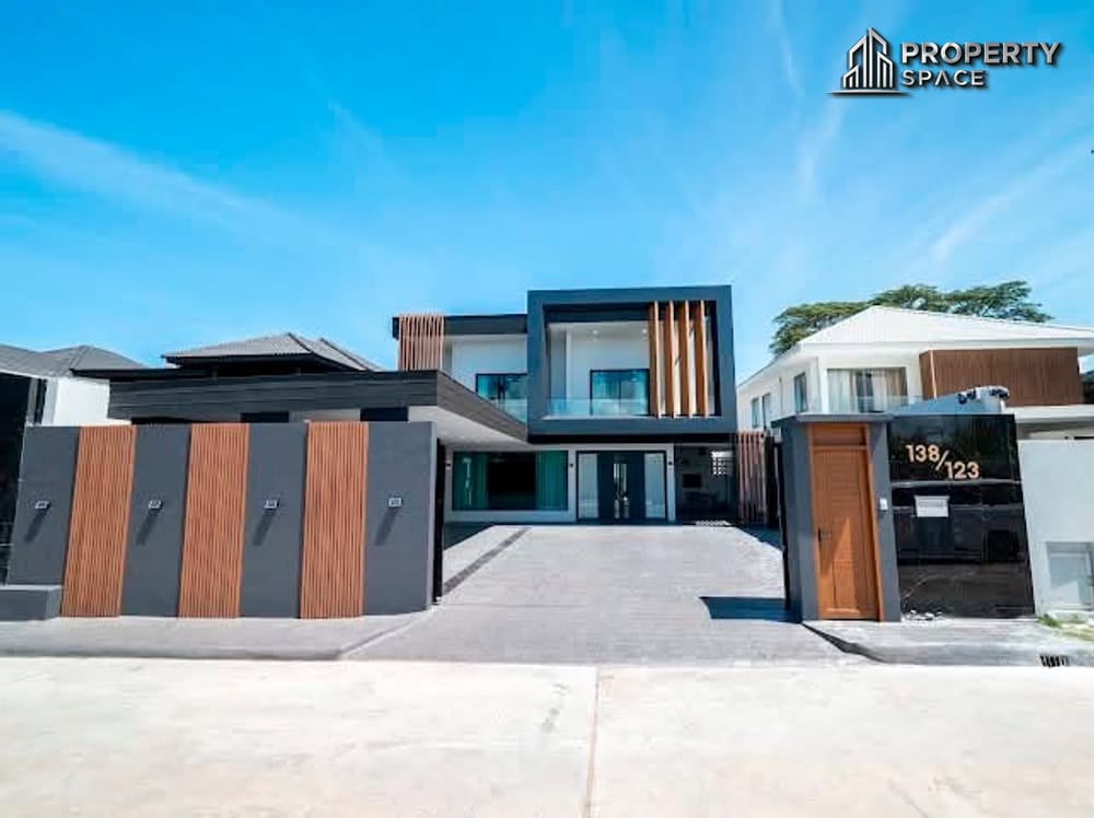 Luxury 5 Bedroom Pool Villa Near Jomtien Beach for Rent Image 1
