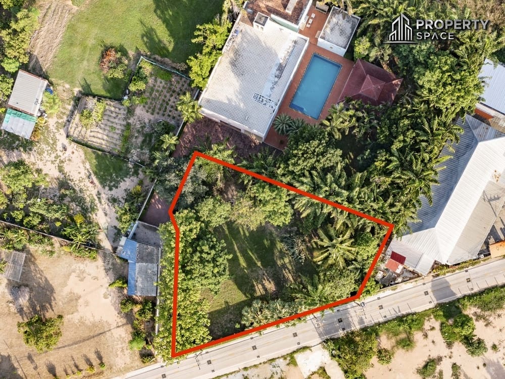 Development Land in Soi Phorn Prapha Nimit 15 Pattaya For Sale Image 1
