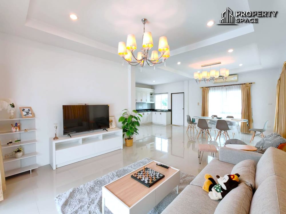 4 Bedroom Pool Villa For Rent in East Pattaya Large Garden & Small Dogs Allowed Image 6