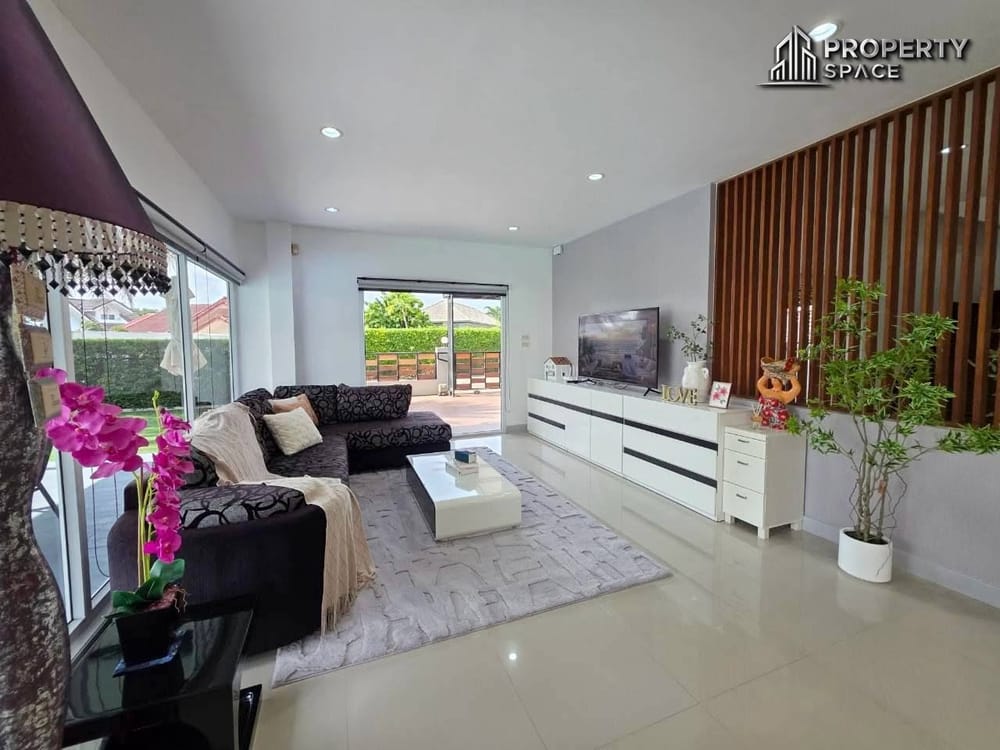 private-3-bedroom-pool-villa-with-large-garden-at-patta-village-pattaya-for-rent-ps2602 6