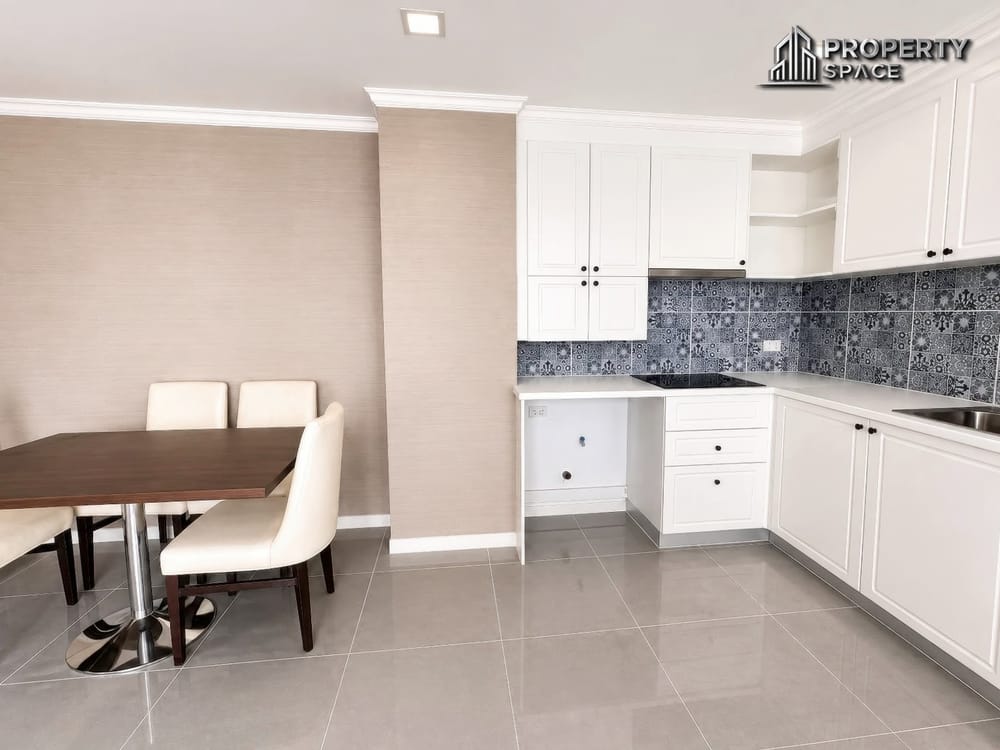 Foreign Quota 2 Bedroom Pool View Condo at The Orient Resort & Spa Jomtien For Sale Image 6