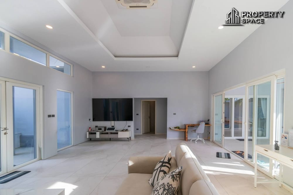 Luxury 5 Bedroom Pool Villa at Siam Royal View Pattaya For Rent Image 6