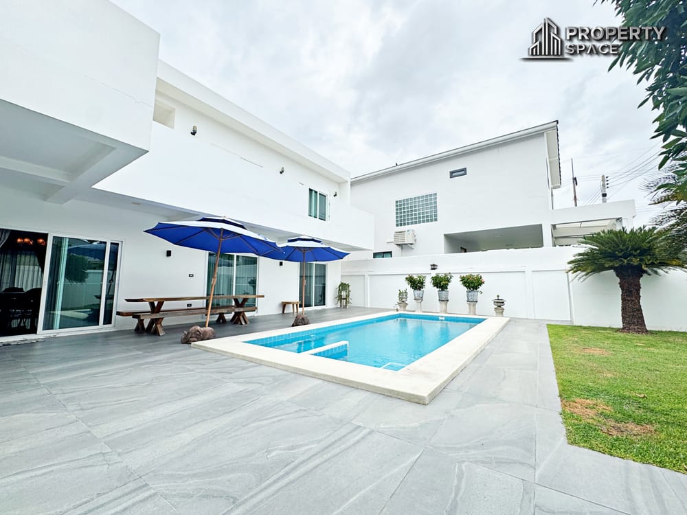 Spacious 5 Bedroom Pool Villa in East Pattaya For Sale Image 4