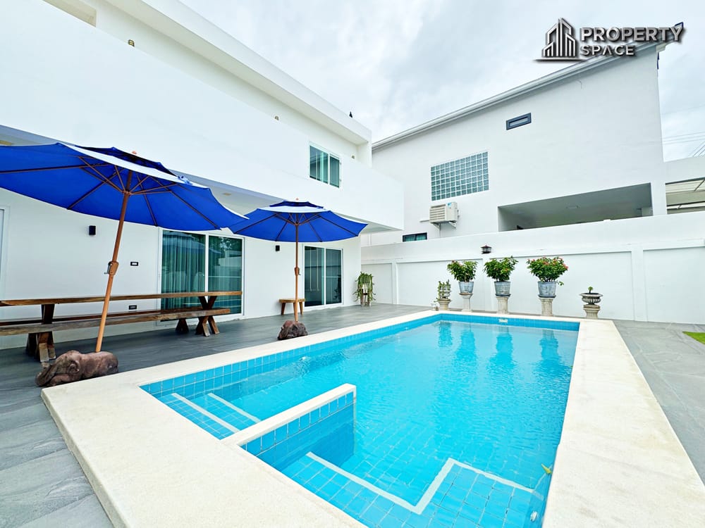 Spacious 5 Bedroom Pool Villa in East Pattaya For Sale Image 3
