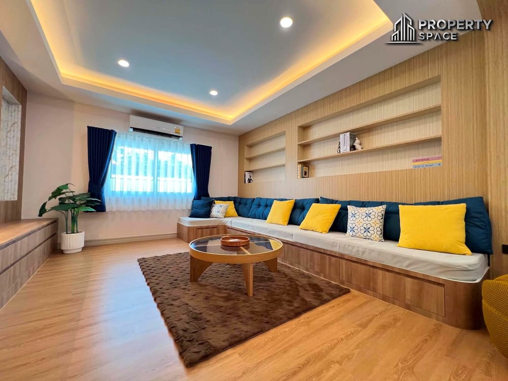 Brand-New 5 Bedroom Pool Villa Near Jomtien Beach with Sauna, Steam Room and Jacuzzi Image 6