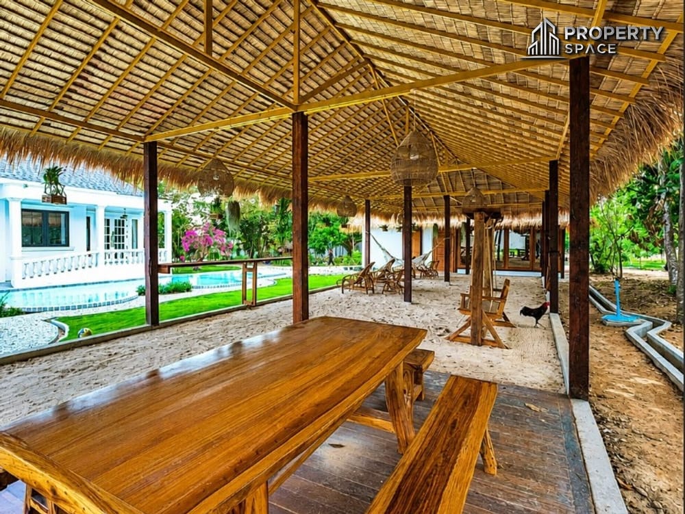 luxury-4-bedroom-pool-villa-near-jomtien-7200-sqm-land-for-rent-ps2631 6