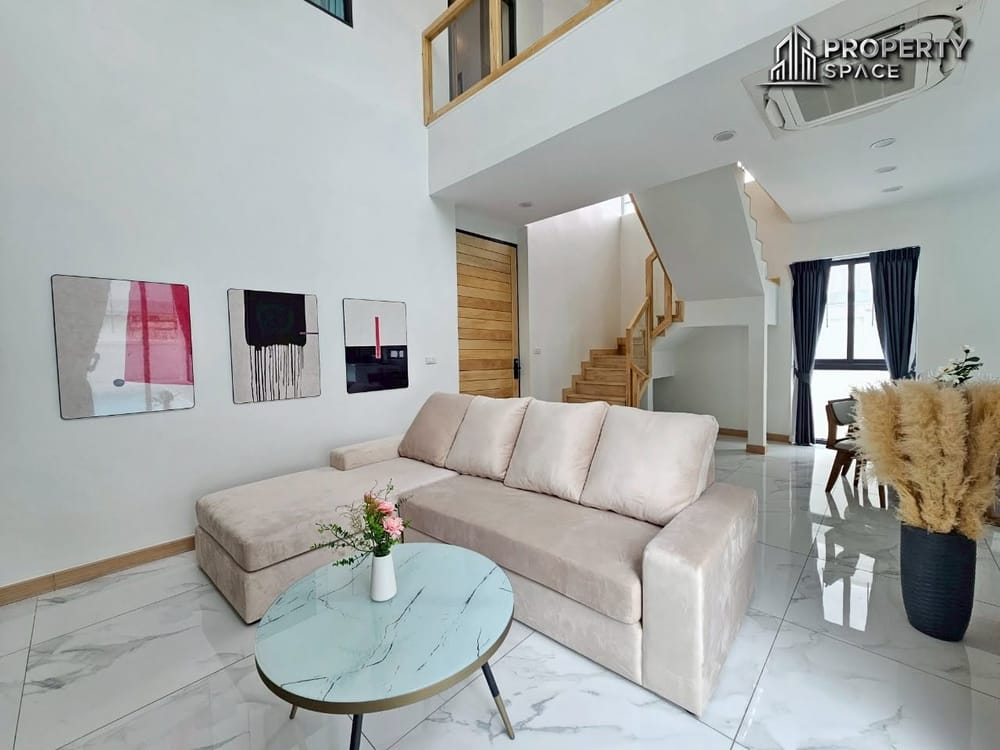 Brand-New 3 Bedroom Pool Villa in East Pattaya Saltwater Pool, Jacuzzi & Small Pet-Friendly Image 6