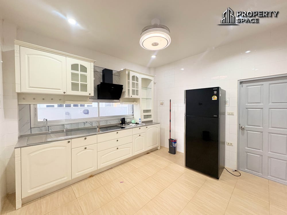 dog-friendly-3-bedroom-pool-villa-at-view-point-jomtien-5-minutes-to-jomtien-beach-for-rent-ps2640 6
