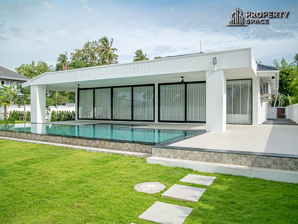 Luxury 5 Bedroom Pool Villa in Huai Yai Pattaya 1 Rai Land 12m Infinity Pool Image 3