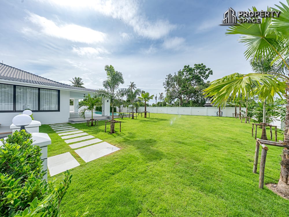 Luxury 5 Bedroom Pool Villa in Huai Yai Pattaya 1 Rai Land 12m Infinity Pool Image 6