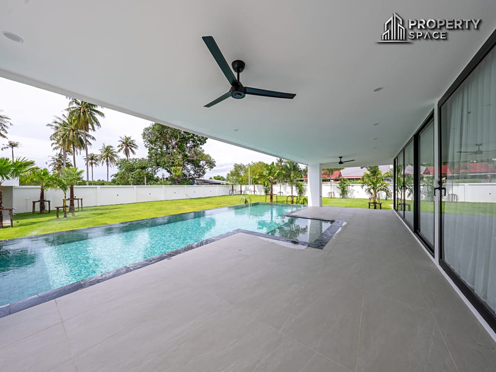 Luxury 5 Bedroom Pool Villa in Huai Yai Pattaya 1 Rai Land 12m Infinity Pool Image 4