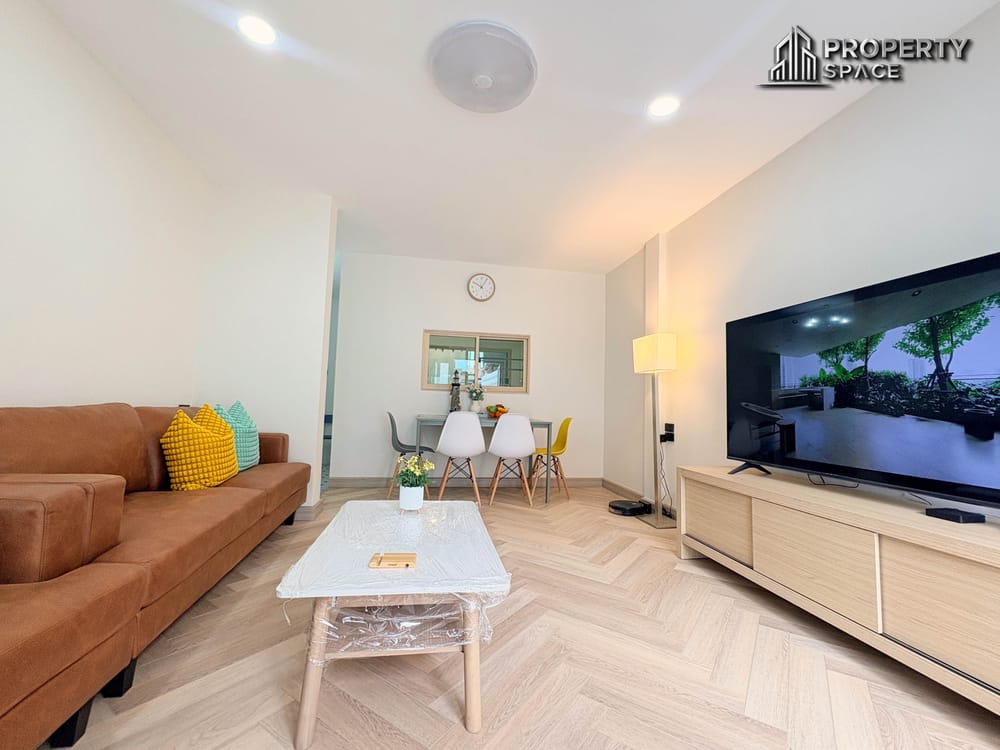 Newly Renovated 3 Bedroom Townhouse steps to Jomtien Beach For Rent Image 5