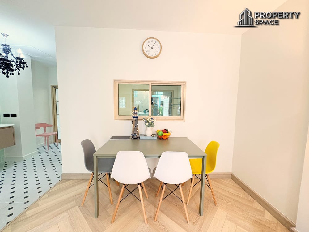 Newly Renovated 3 Bedroom Townhouse steps to Jomtien Beach For Rent Image 6