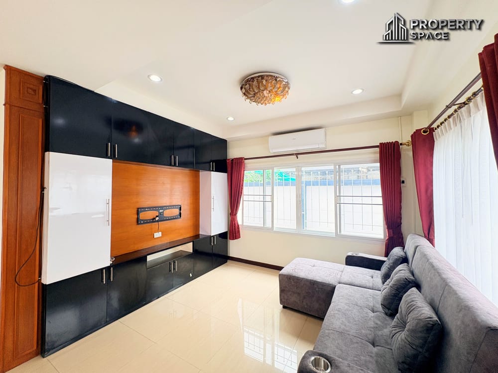Spacious 3 Bedroom Pool Villa in Soi Siam Country Club Pattaya For Rent Image 4