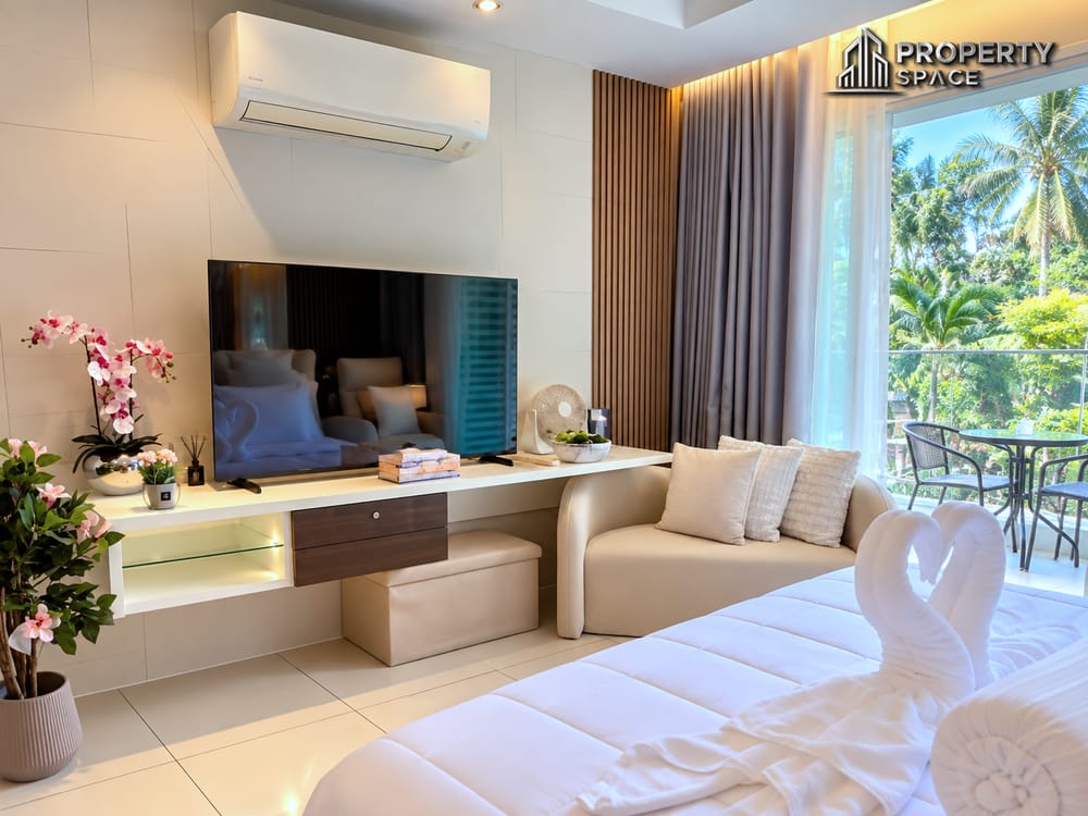 Fully Renovated Corner Studio at Sunset Boulevard Residence 1 Pratumnak For Sale Image 5
