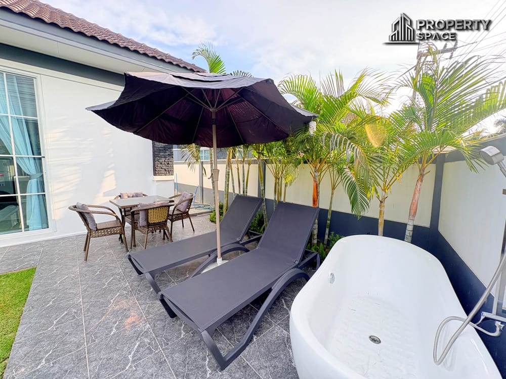 Pet-Friendly Modern 4 Bedroom Pool Villa With Garden Near Mabprachan Lake For Rent Image 5