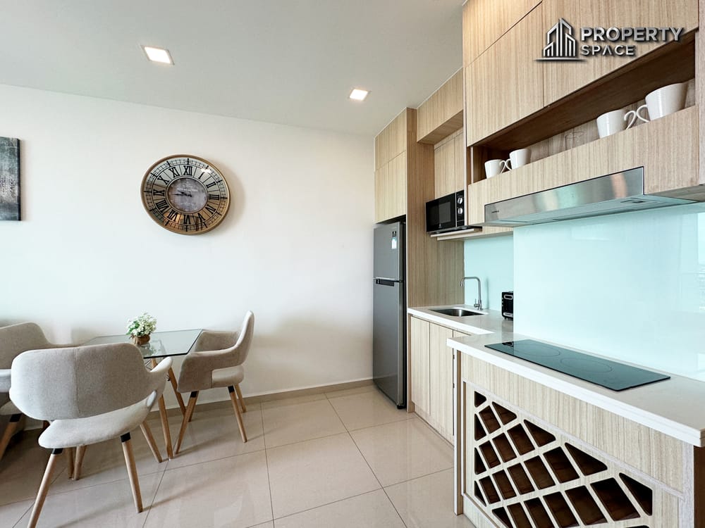 Modern 1 Bedroom City View Condo at City Garden Tower South Pattaya For Rent Image 3