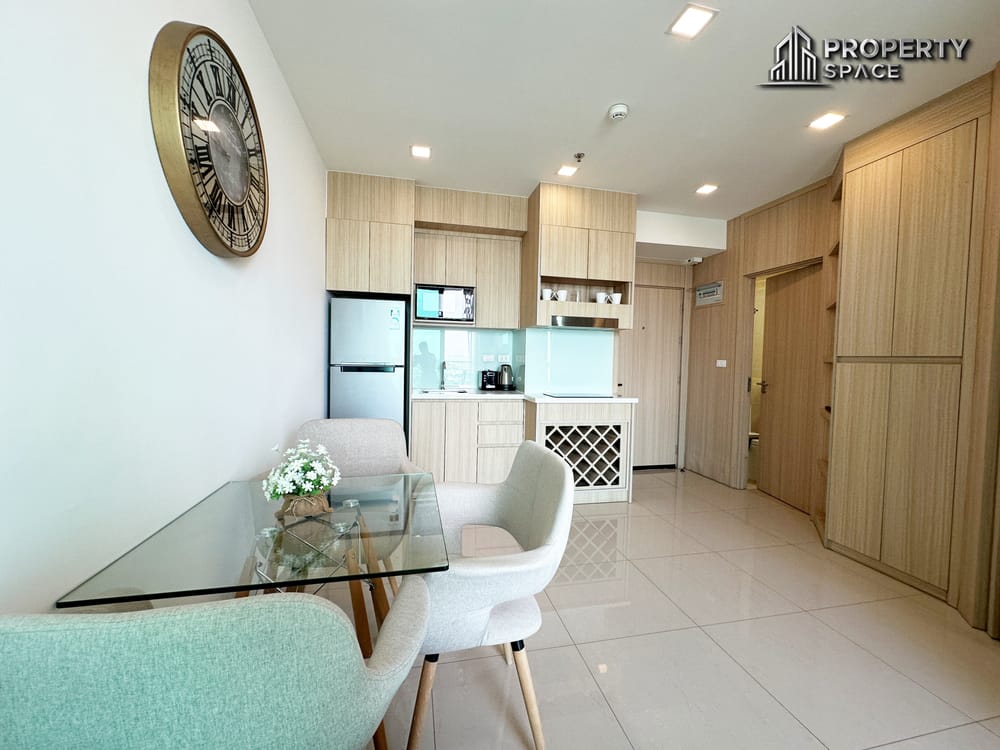 Modern 1 Bedroom City View Condo at City Garden Tower South Pattaya For Rent Image 4