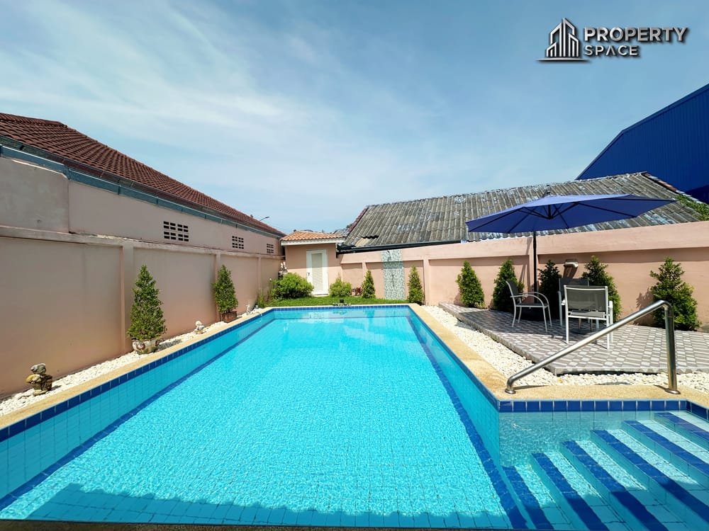 Spacious 3 Bedroom Pool Villa in Soi Noen Plubwan East Pattaya For Rent Image 1